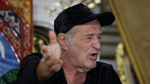 Brazilianul l-a convins pe Gigi Becali. Patronul a luat decizia şi fotbalistul va juca la FCSB în retur