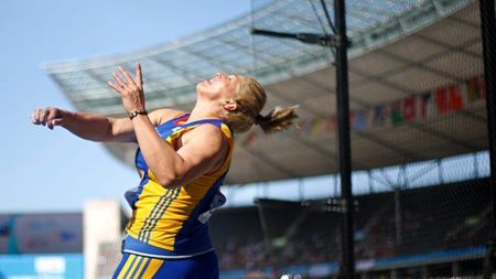 Nico aruncă în această seară