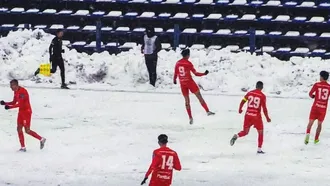 FC Bacău a ieșit învingătoare din duelul cu peisaj de iarnă din Buzău. Constantin Enache: ”Felicit jucătorii, am caractere adevărate!”