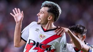 El Mundo Deportivo, noi detalii despre transferul bombă al lui Andrei Rațiu la FC Barcelona: "Fotbaliştii lui Flick vorbesc de el în vestiar, sunt impresionați"