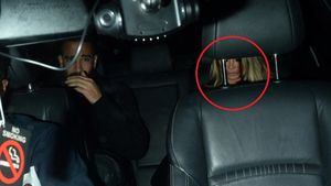 FOTO | Adil Rami a uitat de Pamela Anderson! Cum a fost surprins fundașul francez în miez de noapte