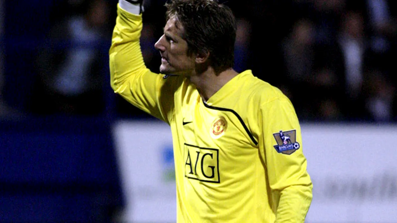 Van der Sar continuă pe Old Trafford!** Portarul a semnat prelungirea contractului cu ManU!