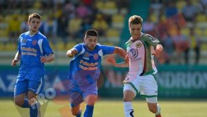 Lupta pentru Liga I e aproape gata:** FCM, poate fi salvată doar de o MINUNE! FOTO La Chiajna, jucătorii și fanii au sărbătorit salvarea în fum de grătare :)