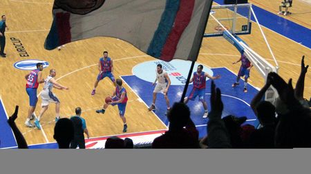 Fanii Stelei, interziși la "clasicul" handbalului românesc! Dinamo și Steaua luptă sâmbătă pentru locul 1 în Liga Națională, ca-n vremurile de altădată