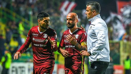 ”Sper să nu fim nevoiţi să mai stăm un an în Liga 2.” Rapidistul Petre Goge spune cum ar fi ”corect pentru toată lumea” ca actualul sezon să continue