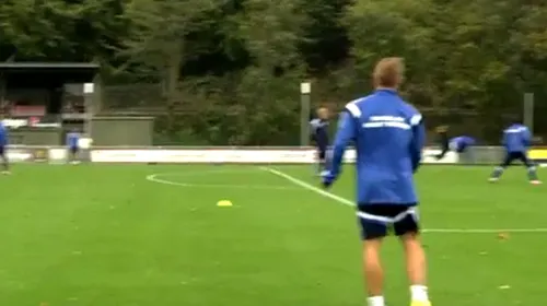VIDEO | Bendtner nu a uitat să înscrie. Gol fabulos reușit de danez la un antrenament al naționalei