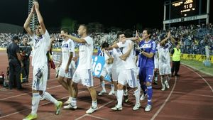 Proiectul "NOUA ȘTIINȚA"!** Pițurcă schimbă jumătate de echipă din retur!