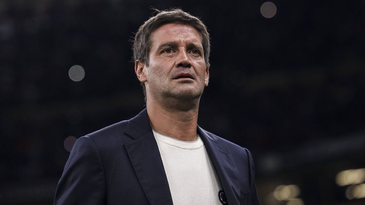 Supercomputerul știe pe ce loc va termina Chivu cu Inter în prima fază Champions League și cine va câștiga trofeul: NU e Barcelona, PSG sau Bayern Munchen