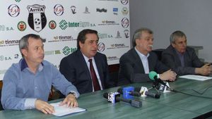 După ce a refuzat Rapid și Steaua, Dinu "Vamă" a ales Astra!** Mircea Rednic, noul antrenor!