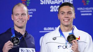 David Popovici l-a făcut pe americanul Luke Hobson să-şi amâne marele vis, după aurul românului din Singapore