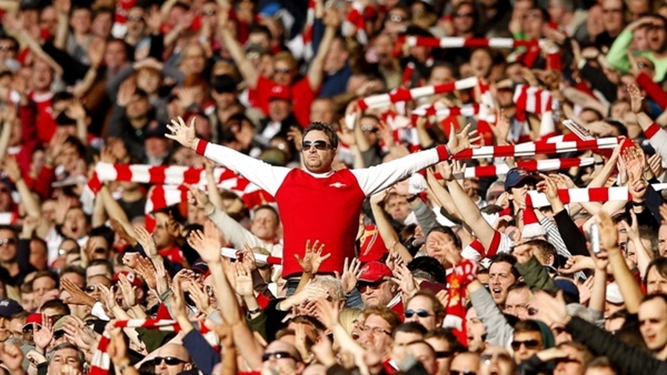 Fanii lui Arsenal au rămas captivi în capsula timpului!** Lumea s-a schimbat de două ori de când "tunarii" au câștigat ultimul trofeu :)