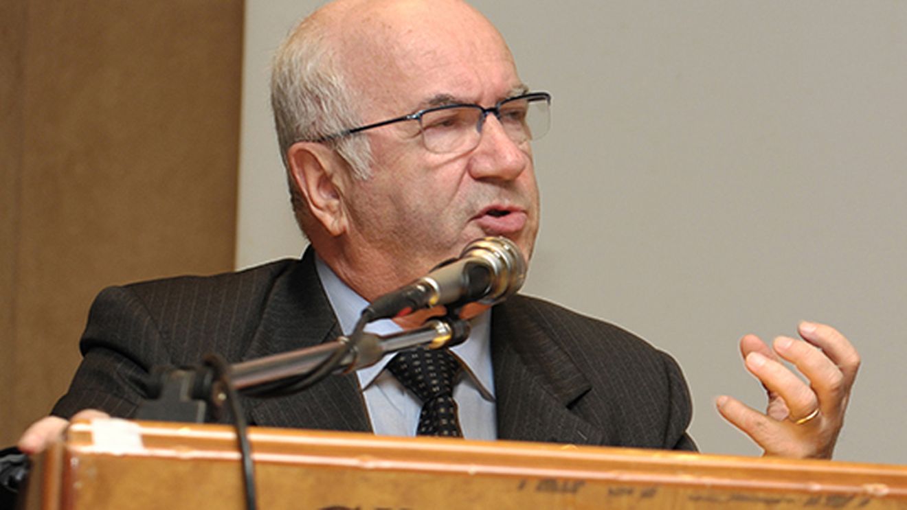 Scandal rasist în Italia. Candidatul la președinția Federației, Carlo Tavecchio: "Aici vin jucători care mâncau banane și acum sunt titulari la Lazio"