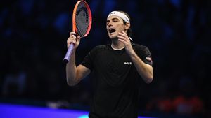 „Gunoiule!”. Taylor Fritz a făcut publice mesajele în care a fost abuzat şi acuzat că ar fi blătuit meciul cu Felix Auger-Aliassime