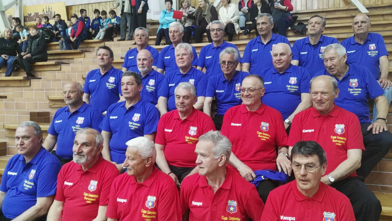 Valoare și emoții pe metru pătrat! Campionii Stelei care au "doborât munții" au îmbrăcat din nou tricourile roșu și albastru, la fix 40 de ani de la câștigarea ultimului trofeu în Cupa Campionilor Europeni la handbal masculin