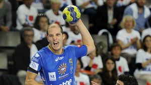 Baia Mare cu un ochi plânge, iar cu altul râde. Fetele au pierdut primul meci în acest sezon, dar Minaur a obținut trei puncte de aur cu Știința Bacău