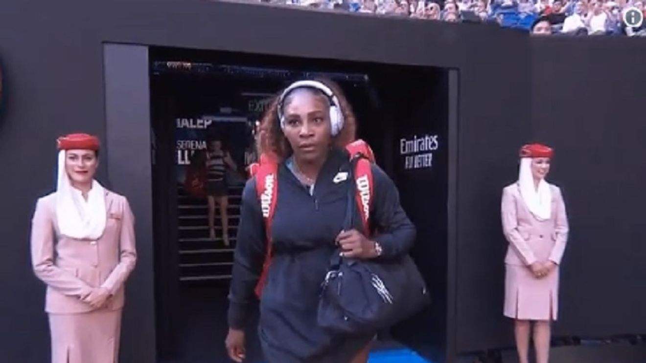Simona Halep - Serena Williams | Gafă amuzantă a Serenei, Simona a început să râdă în hohote. VIDEO | Ce s-a întâmplat când crainicul a anunțat "Vă rog să primiți cu aplauze liderul mondial!"