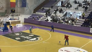 Situație incredibilă la Timișoara: un bec a explodat în timpul meciului de baschet dintre localnica SCM și CSM Ploiești!