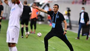 Toni Petrea, laude din partea unui dinamovist: „A stat lângă Reghe, a învățat multe”