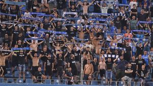 Ultrașii celor de la FC U Craiova i-au „confiscat” banderola de căpitan lui Dragoș Albu, după înfrângerea cu FC Argeș. „Am urcat în autocar și am avut o discuție aprinsă cu el”
