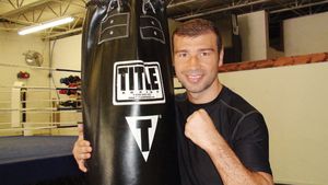 Își face reintrarea în luptele pentru centurile mondiale:** "Îmi doresc să redevin campion mondial!"