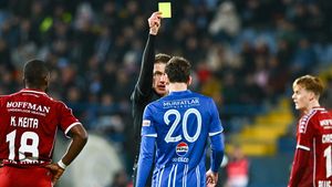 Arbitrul a oprit Farul - Rapid în minutul 89, din cauza scandărilor rasiste!