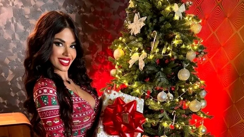 Fosta Miss Croația, ale cărei ținute de la Cupa Mondială au fost lipsite de respect, uimește în pijamale strâmte de Crăciun