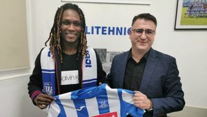 Habib Habibou a semnat cu Poli Iași! Ce contract i-a oferit Mircea Rednic fostului atacant al Stelei