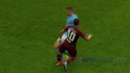 FOTO | Accidentare groaznică a lui Deac! Decarul CFR-ului a fost scos pe targă din teren