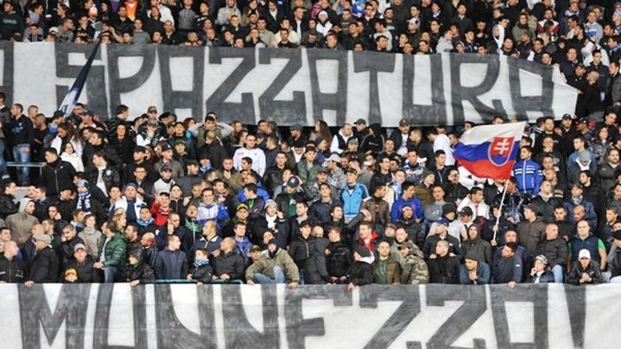 Steliștii, acuzați de italieni!** "Din România, cu dispreț! Țara cu cei mai mulți imigranți ne atacă gratuit"