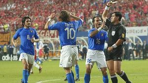 Incredibil: arbitrul care a îngropat Italia la CM 2002, arestat pentru 6 kg de droguri ascunse în pantaloni!