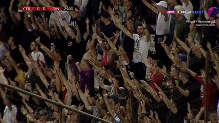 Fanii lui Dinamo au oprit și meciul cu CFR Cluj! FOTO | Suporterii "câinilor" au umplut sectorul oaspeților, în ciuda faptului că au fost "interziși"