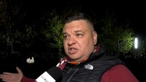 Război total între Liviu „Bocciu” și Adrian Mutu: liderul galeriei Rapidului îi cere public demisia antrenorului! „E debandadă! Trebuie un șoc la echipă!”. Ce se întâmplă cu Cristi Săpunaru