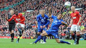 VIDEO A venit ca adversar al clubului la care s-a consacrat, dar s-a făcut de râs!** Nici arbitrul nu l-a iertat :) 