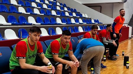 Ce națională a României va fi în cantonament în noaptea de Revelion? Trofeul Carpați 2025 se dispută de la Mioveni. VIDEO