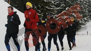 "Pe pante sau în zăpadă nu vom juca niciodată!"** Ilie Stan a lăsat muntele după ce a ratat Europa, acum fuge la mare! Ironiile rivalilor, după ce a luat-o la vale :)