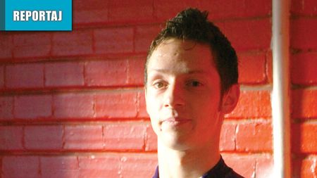 PLÃ‚NGE GHEAȚA**