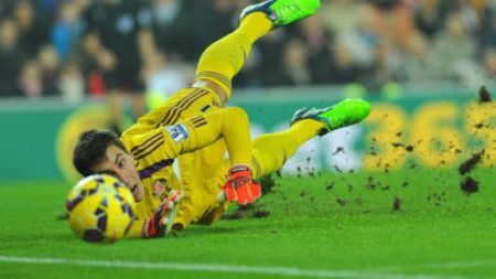 Pantilimon a primit trei goluri de la "diavolii" lui Van Gaal. Umilită de Manchester United, Sunderland e ultima în Premier League