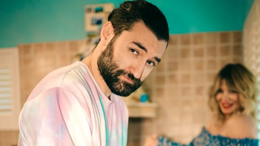 Cea mai tandră ipostază cu Smiley și Gina Pistol. Poza de peste 100.000 de like-uri