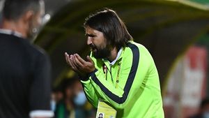 Jucătorul care a intrat la inima „Chirurgului”. Dialog savuros cu Dan Alexa: „Te sparg!” / „De ce faci asta? Sunt fanul tău”