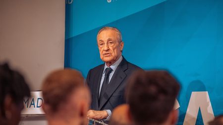 Florentino Perez s-a uitat la meciul România - Ucraina 3-0, în care Stanciu și Man au strălucit, și imediat după joc a pus mâna pe telefon și l-a sunat pe fotbalist! Ce i-a transmis președintele lui Real Madrid