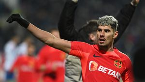 Ce nu s-a văzut la TV la meciul Poli Iași - FCSB 1-3. Un fan a filmat totul şi imaginile cu Florinel Coman sunt acum virale pe internet