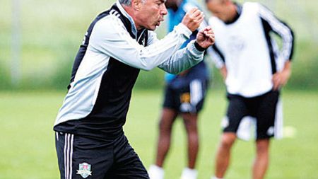 Antrenorul acuzat că e "învechit" îl face praf pe Inacio: "Făcea exerciții pentru copii de 12-14 ani!" Cum îi motiva pe jucători cu kilometrajul: