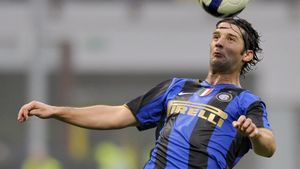 Chivu, speriat de bombe