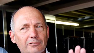 Ron Dennis si-ar putea pierde postul
