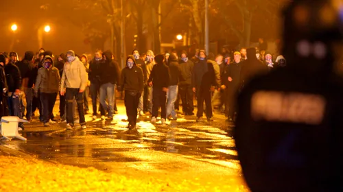 VIDEO **Huliganii fac ravagii în Europa! Incidente grave la Rostock