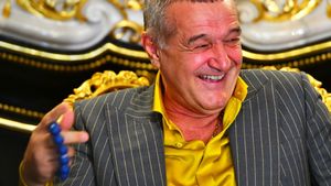 Gigi Becali râde în hohote de finul Florentin Pandele, de Ciobotariu și Bălănescu: "Dumnezeu a făcut dreptate! Să se ducă Cluj să se roage să le dea jumătate de titlu" | EXCLUSIV