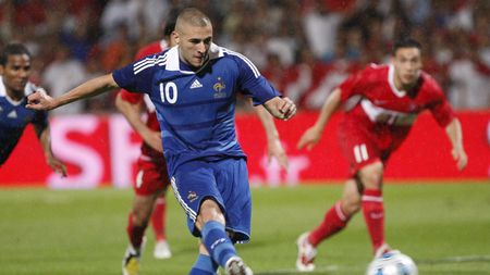 Benzema aduce victoria 'cocoșilor'