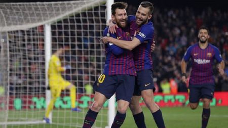 După multe negocieri și neînțelegeri, a semnat! Jordi Alba a "dat cu pixul" și va rămâne pe Camp Nou până în 2024