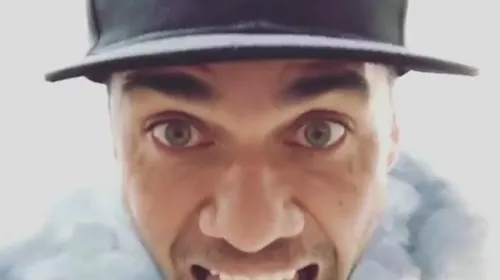 A ÎNGHEȚAT la propriu! Reacția fabuloasă a lui Dani Alves în momentul în care a aflat că Juventus a picat cu Barcelona în „sferturile” Ligii. VIDEO