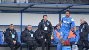 CLINCENI - GAZ METAN 2-3 | Ilie Poenaru îl face „praf” pe arbitrul Adrian Cojocaru: „Stai, fratele meu, la Liga 2, până mai înveți să arbitrezi”